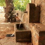 Fontaine de l'ancienne école © Simon Bugnon