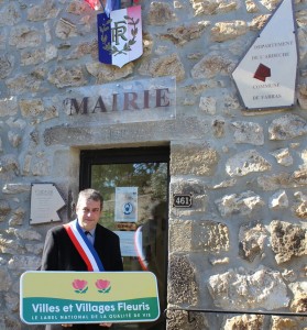 Le Maire et le label 2 fleurs des villes et villages fleuris 1024